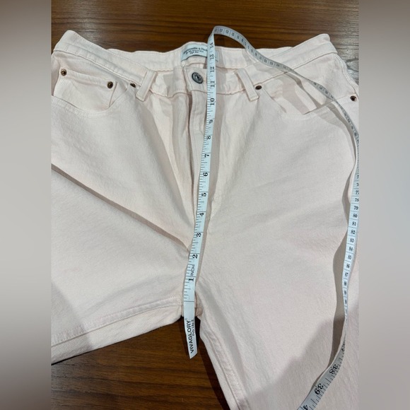 Abercrombie‎ & Fitch The 90s Relaxed Jean High Rise Size 12 Short Light Pink - Picture 6 of 8